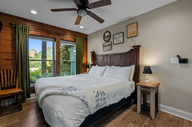 Bedroom 1 image 1