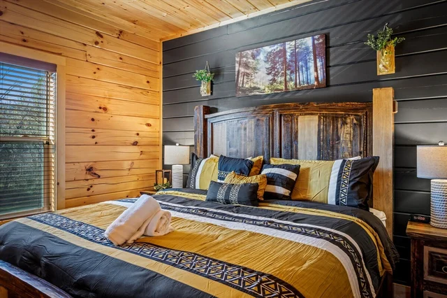 Bedroom 1 image 1