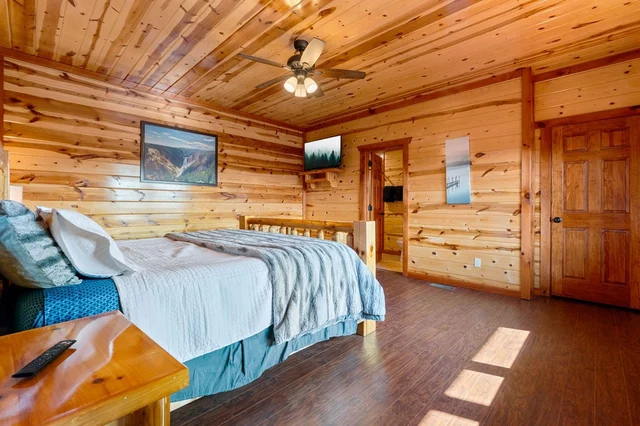 Bedroom 3 image 1