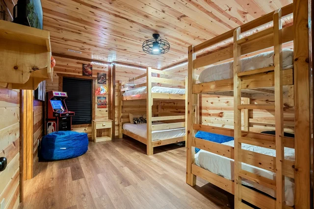 Bedroom 1 image 1
