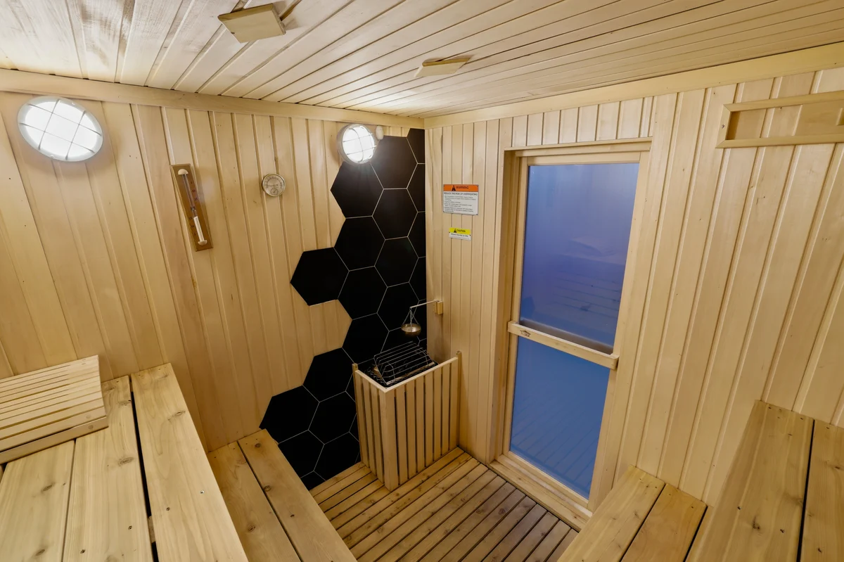 Luxury Sauna Hot tub Zen Room Game Room property photo 2