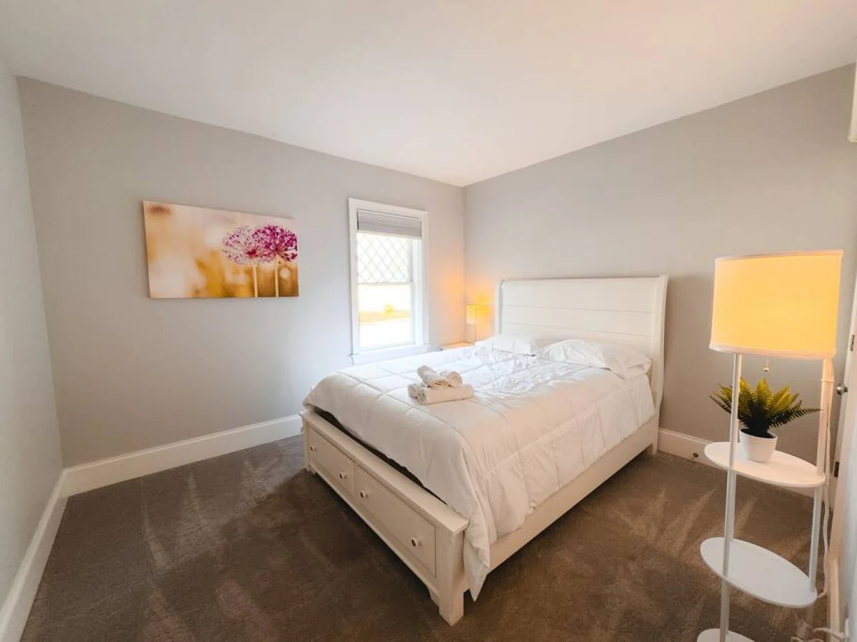 Bedroom 1 image 1