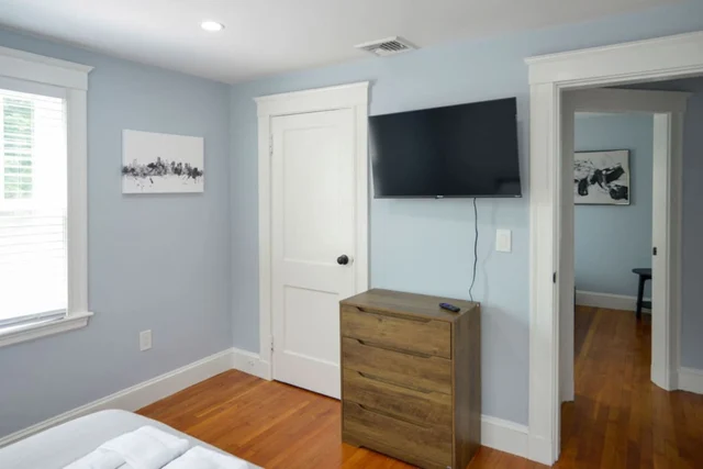Bedroom 3 image 1