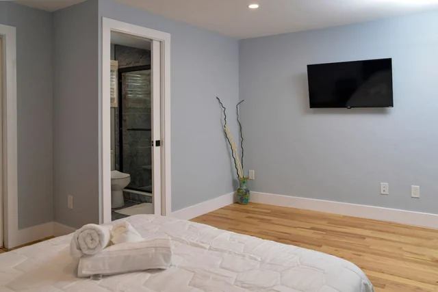 Bedroom 3 image 1
