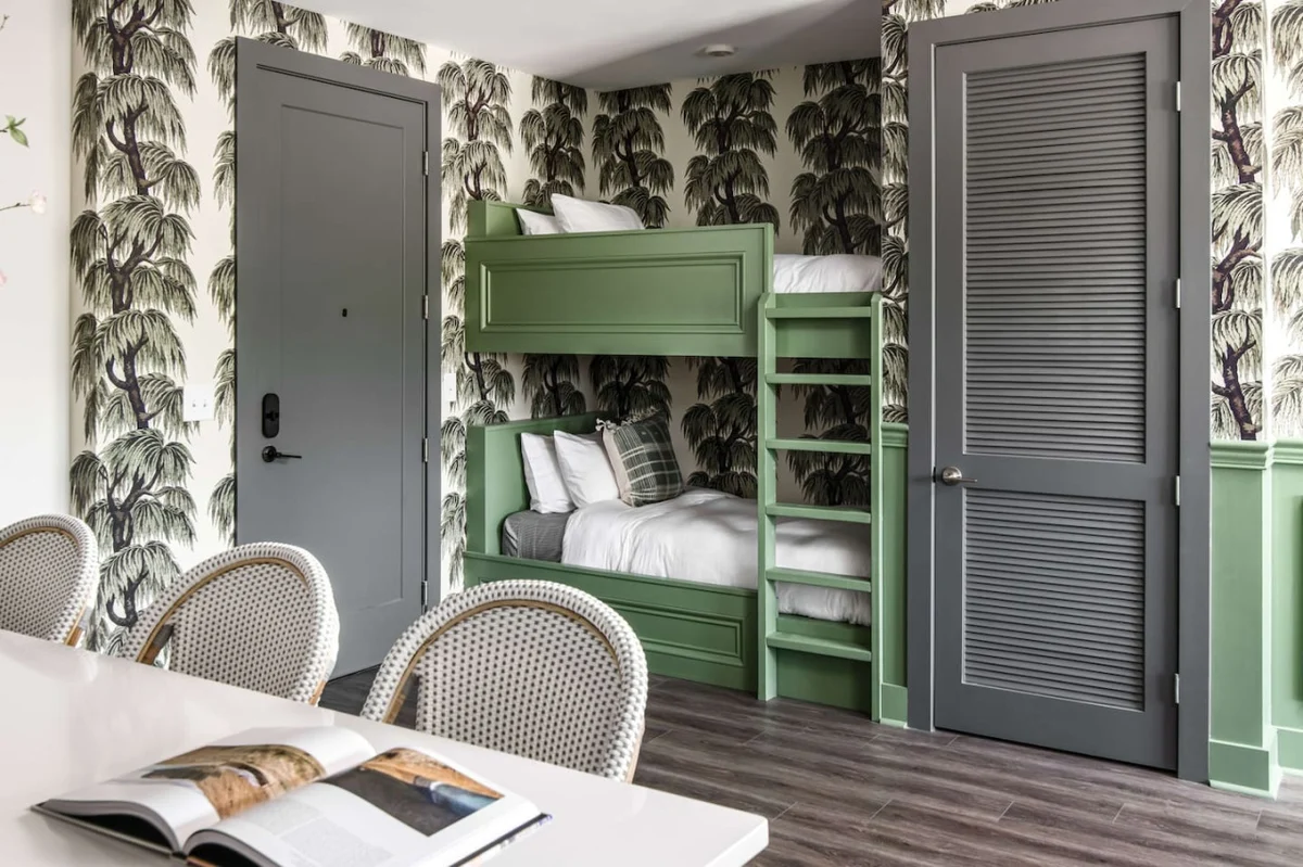 Bedroom 2 image 1