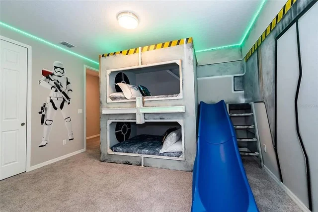 Bedroom 6 image 1
