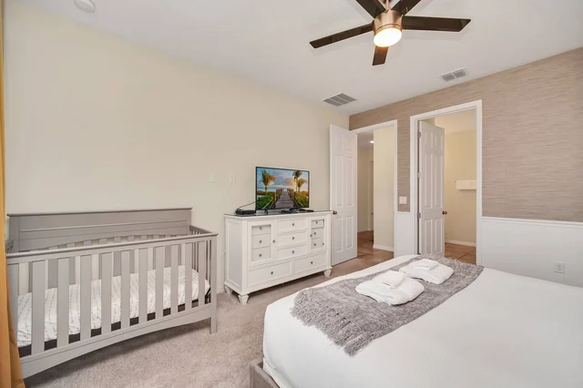 Bedroom 6 image 1