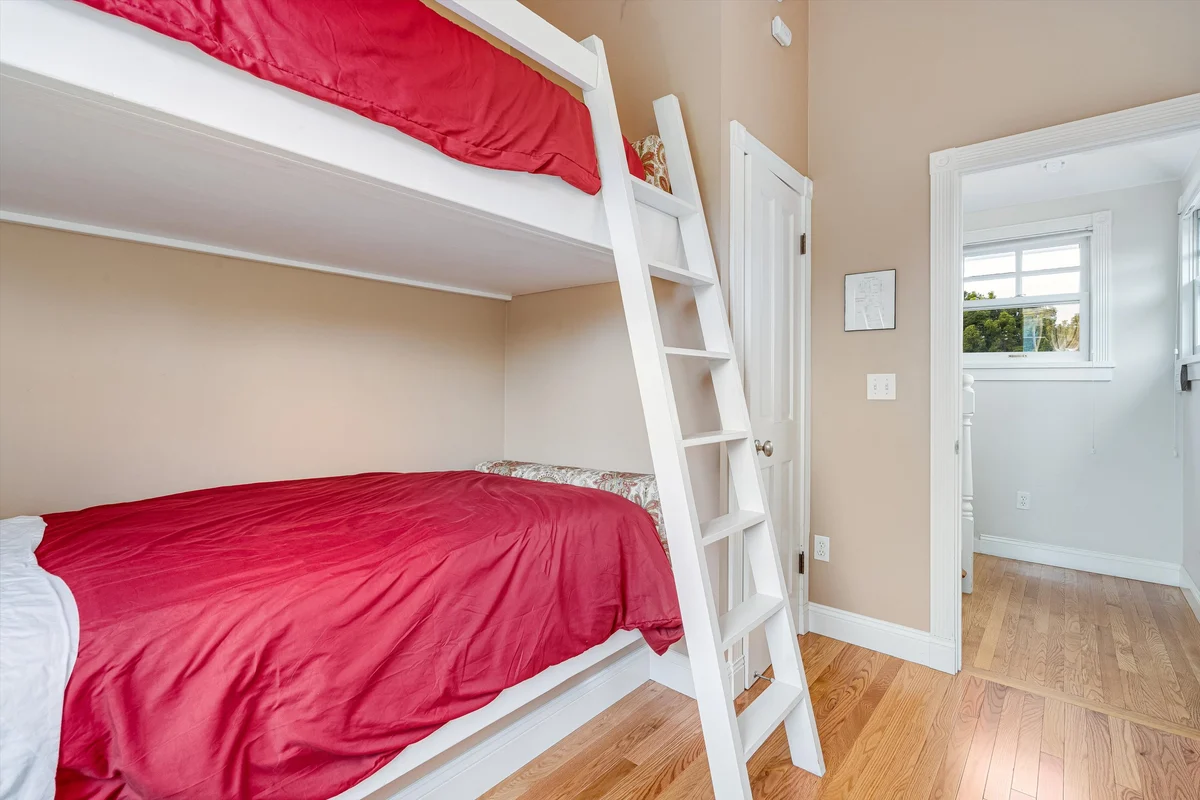 Bedroom 1 image 1
