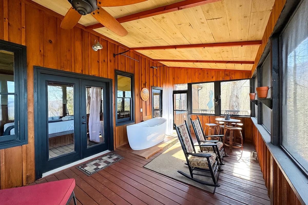 Property in Bryson City property photo 4