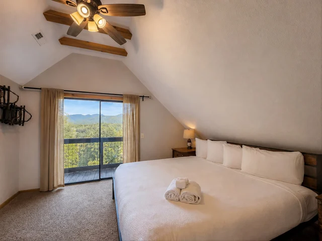 Bedroom 1 image 1