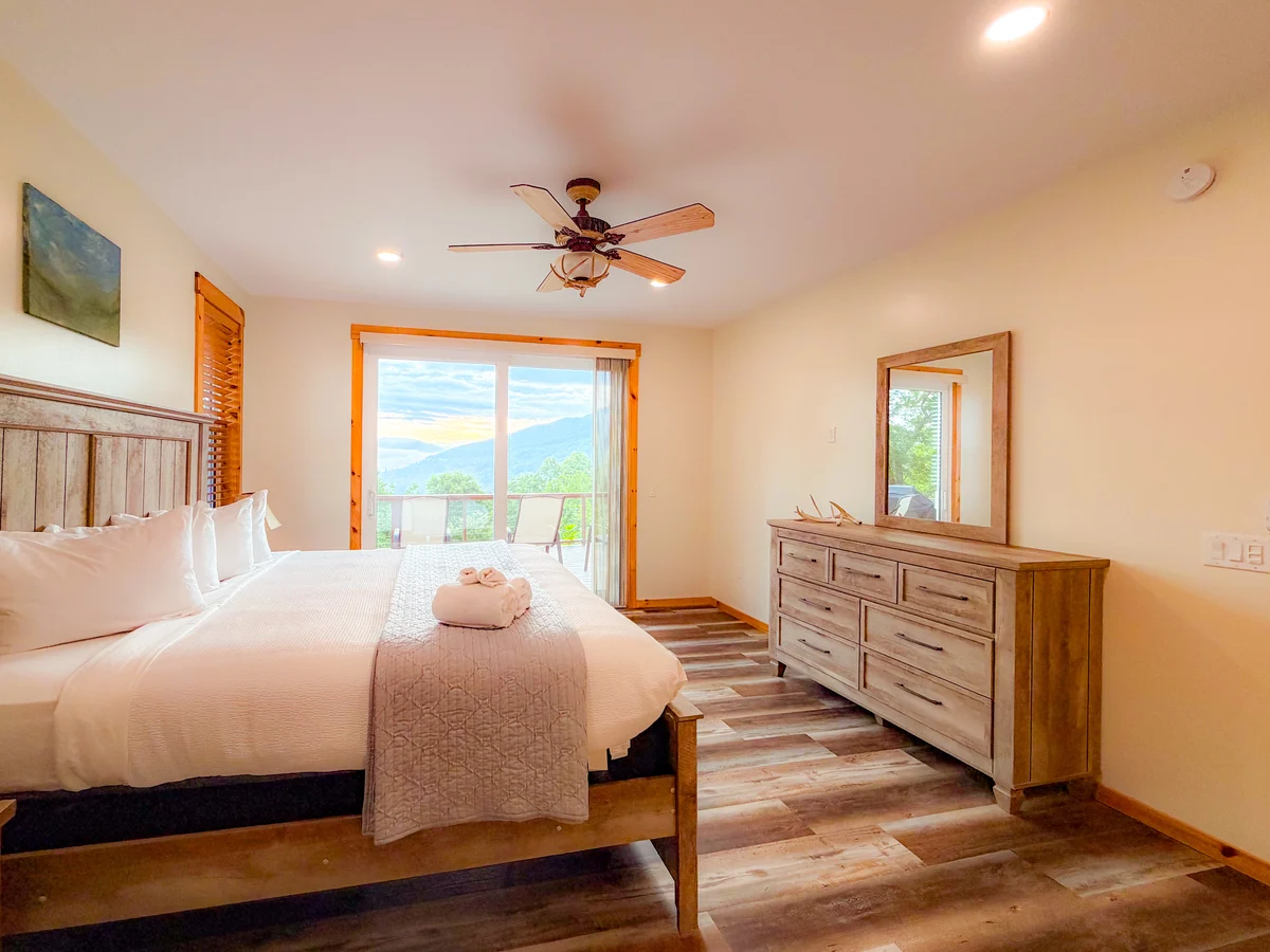 Bedroom 1 image 1