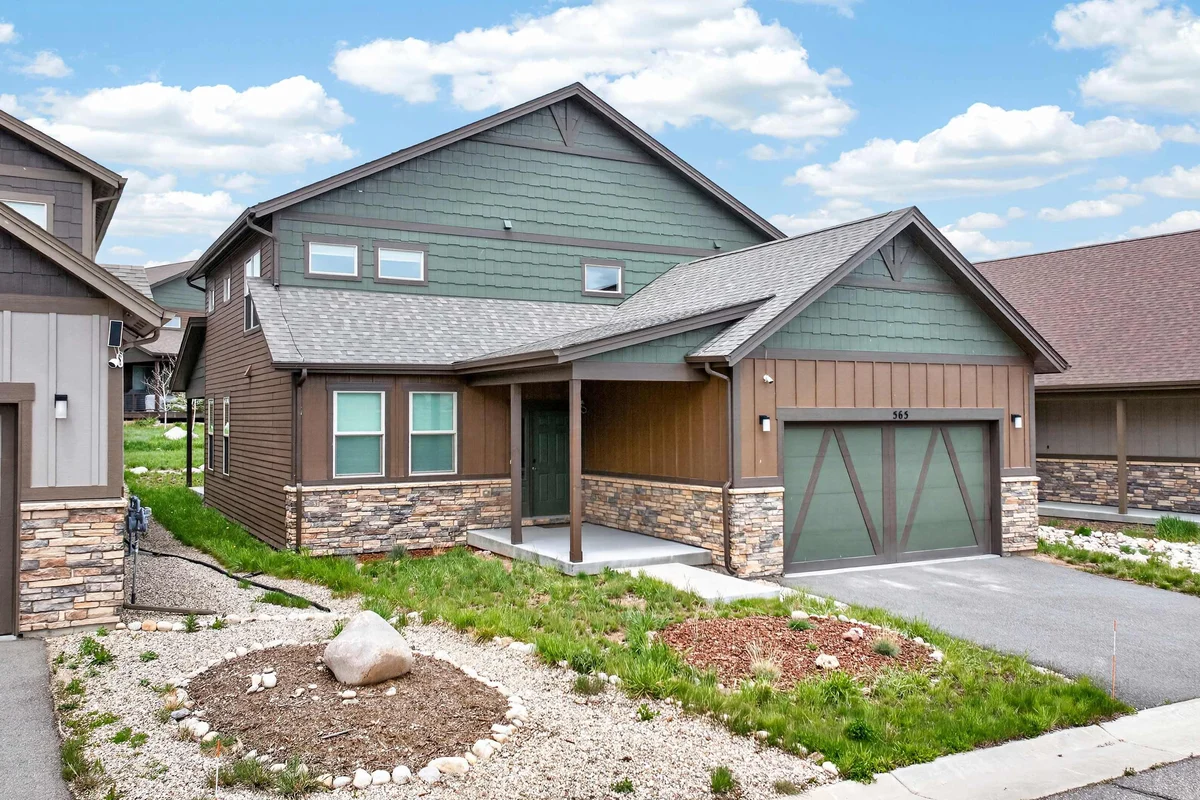 Home in Granby property photo 2