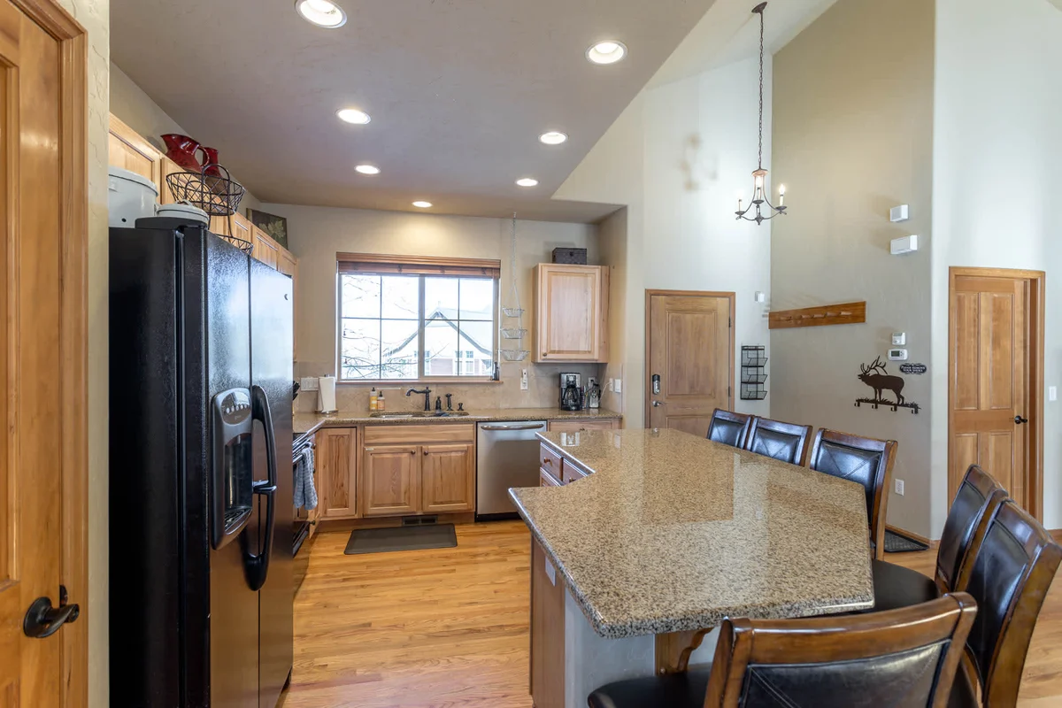 Near Chairlift Family Getaway 4Bed - Garage property photo 4