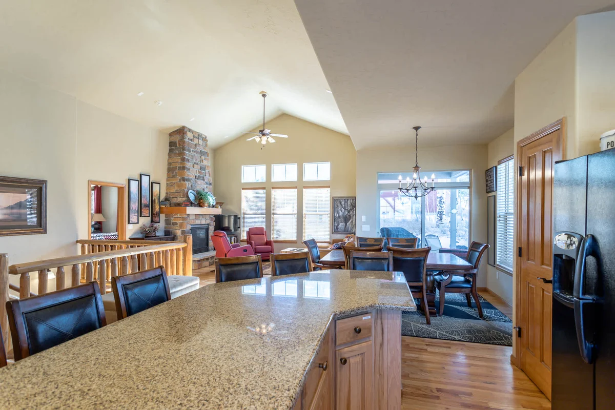 Near Chairlift Family Getaway 4Bed - Garage property photo 2