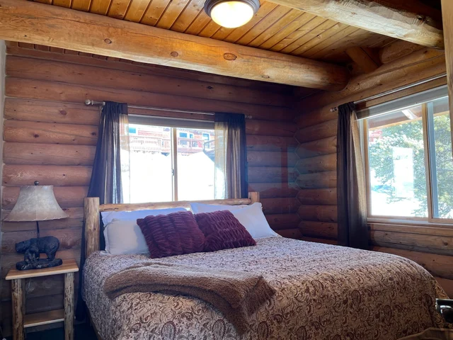 Bedroom image 1