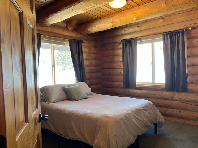 Bedroom image 1