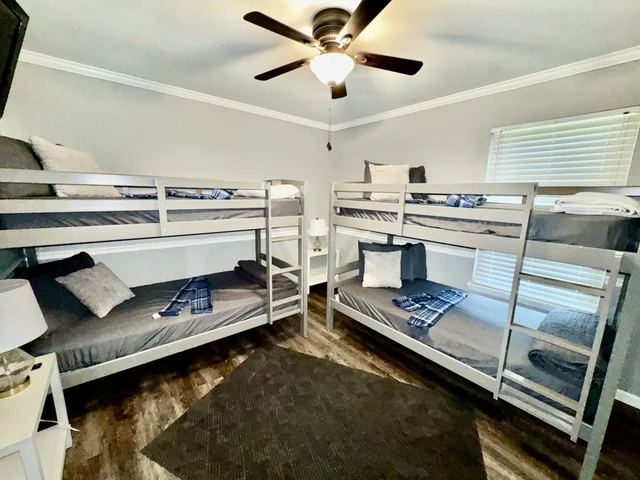 Bedroom 4 image 1