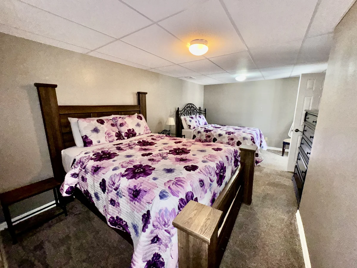 Bedroom 5 image 1