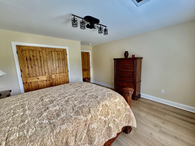Bedroom 2 image 1