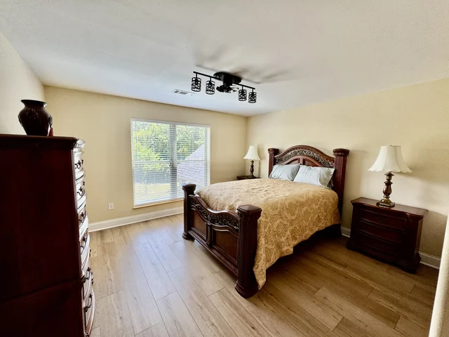 Bedroom 1 image 1