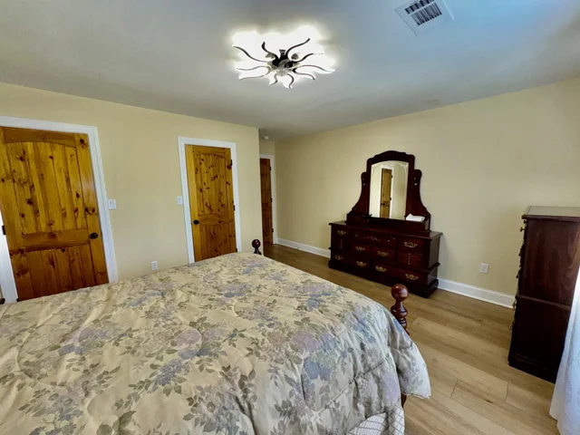 Bedroom 3 image 1
