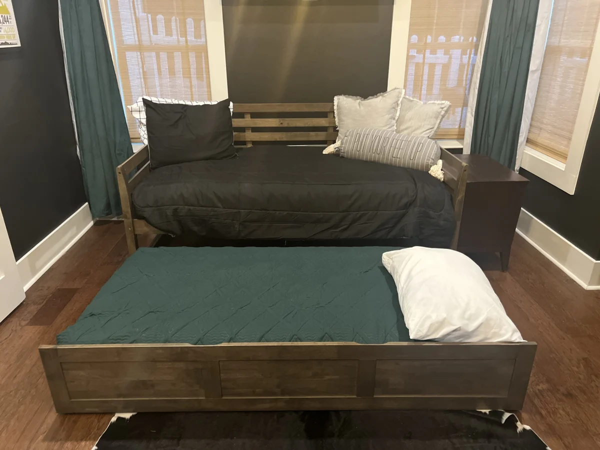 Bedroom 3 image 1