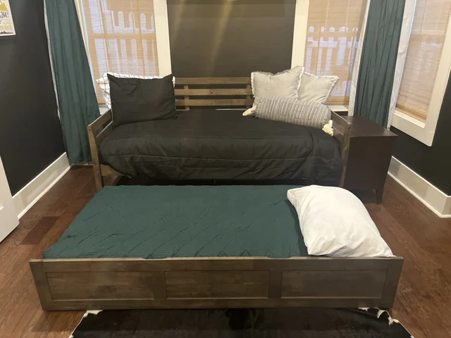 Bedroom 3 image 1