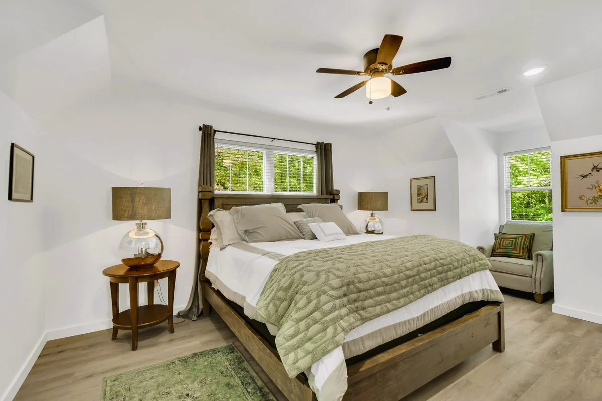 Bedroom 5 image 1