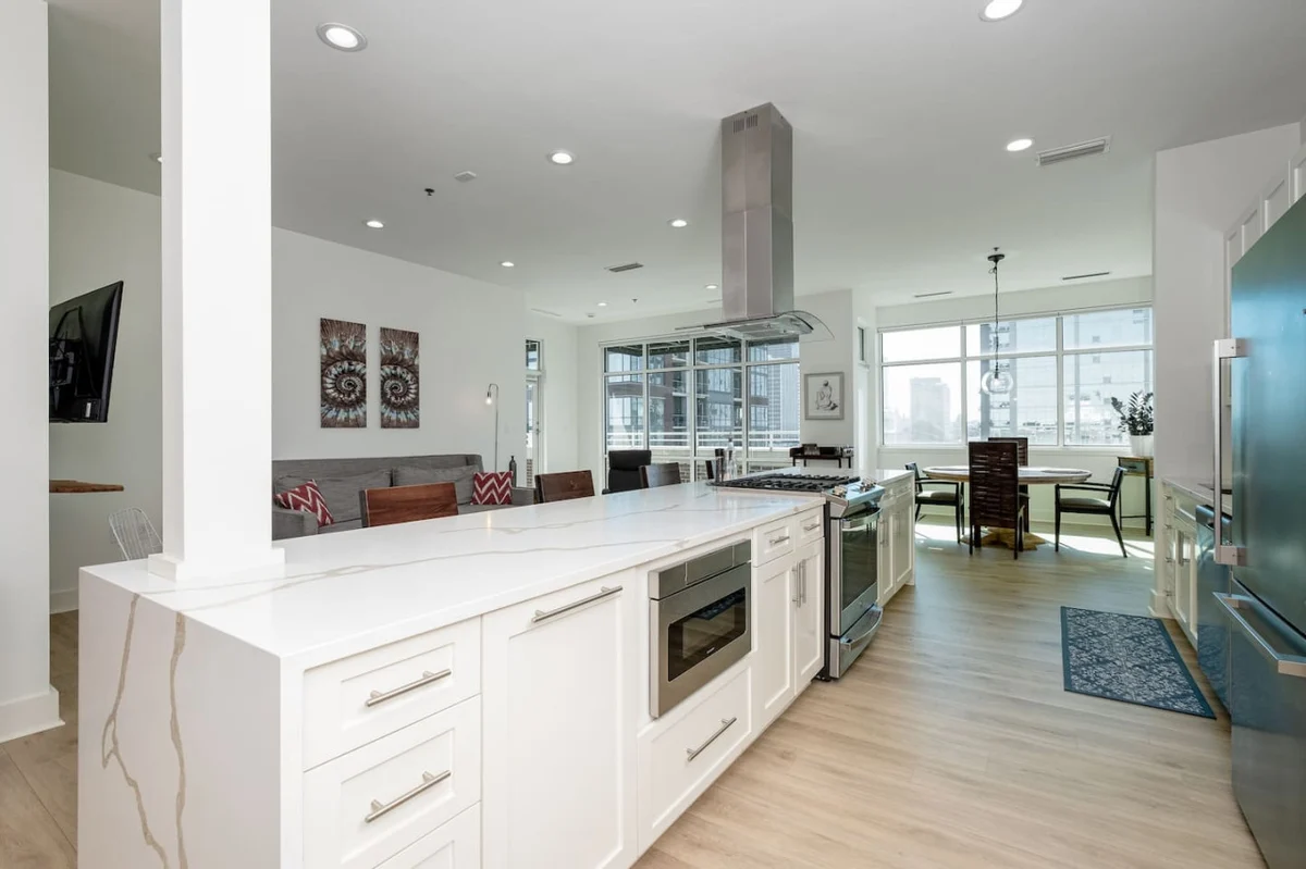 Luxury at River Market property photo 2