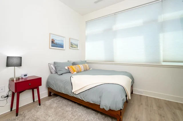 Bedroom 2 image 1