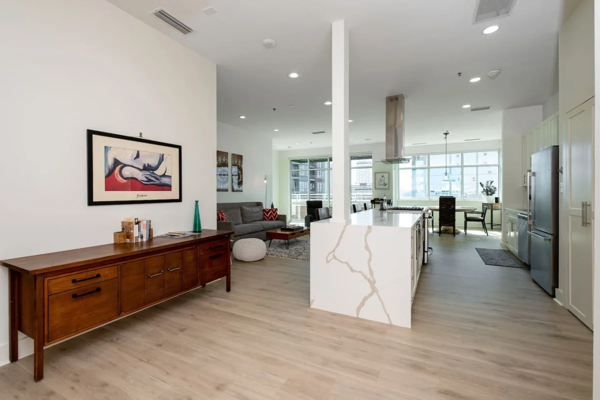 Luxury at River Market property photo 4
