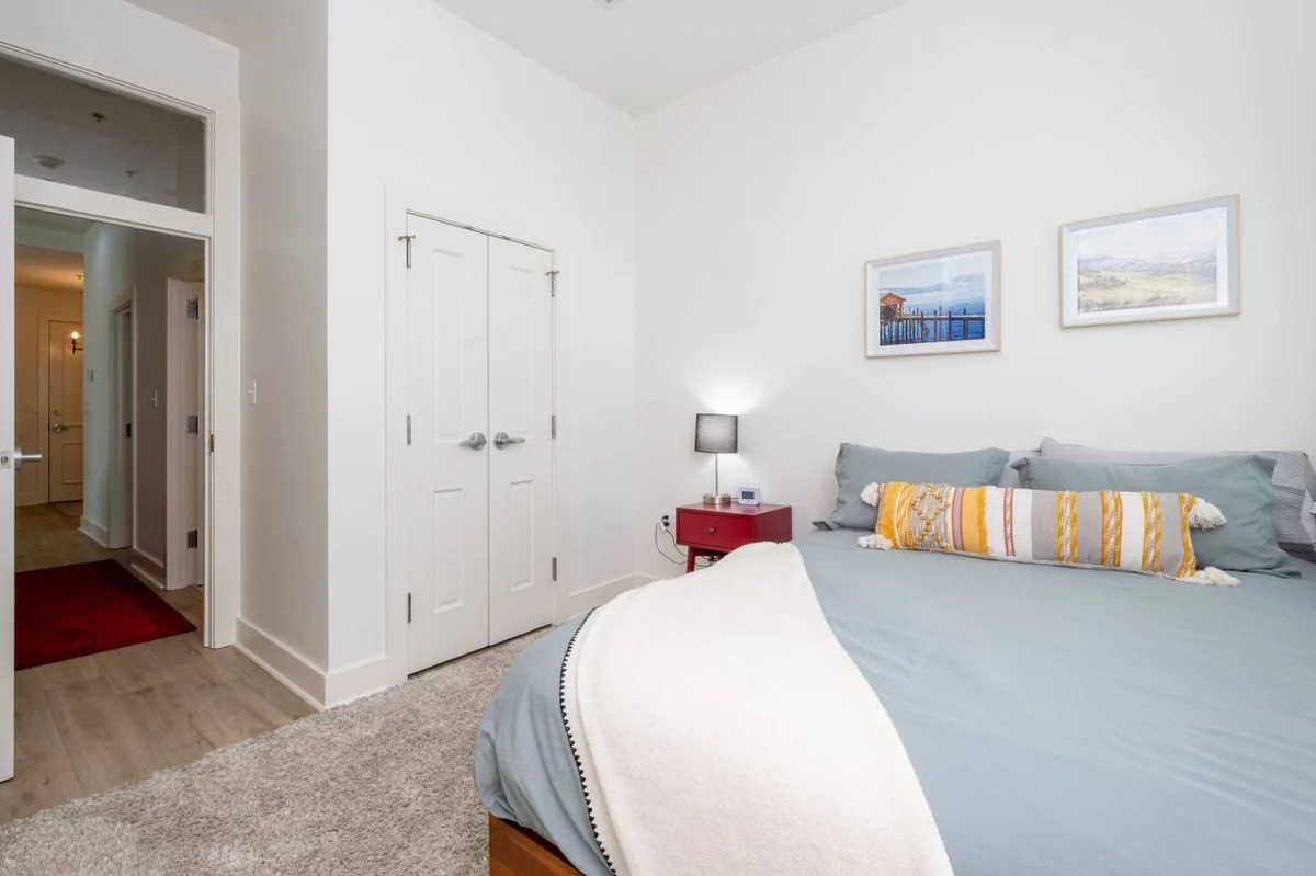 Luxury at River Market property photo 5