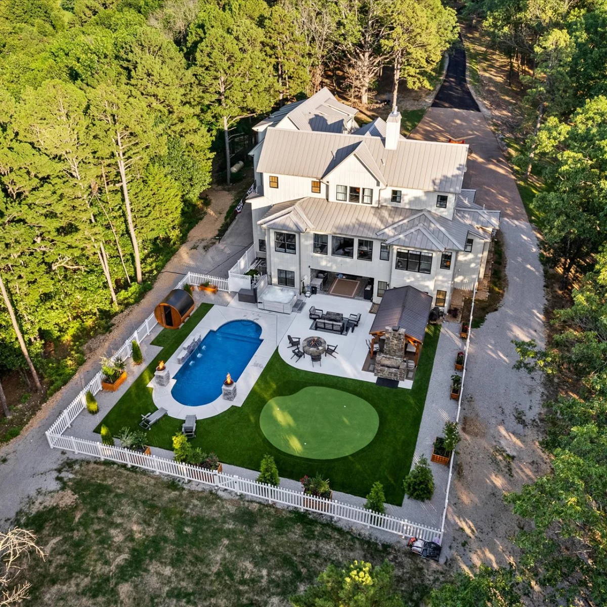 Home in Eureka Springs property photo 3