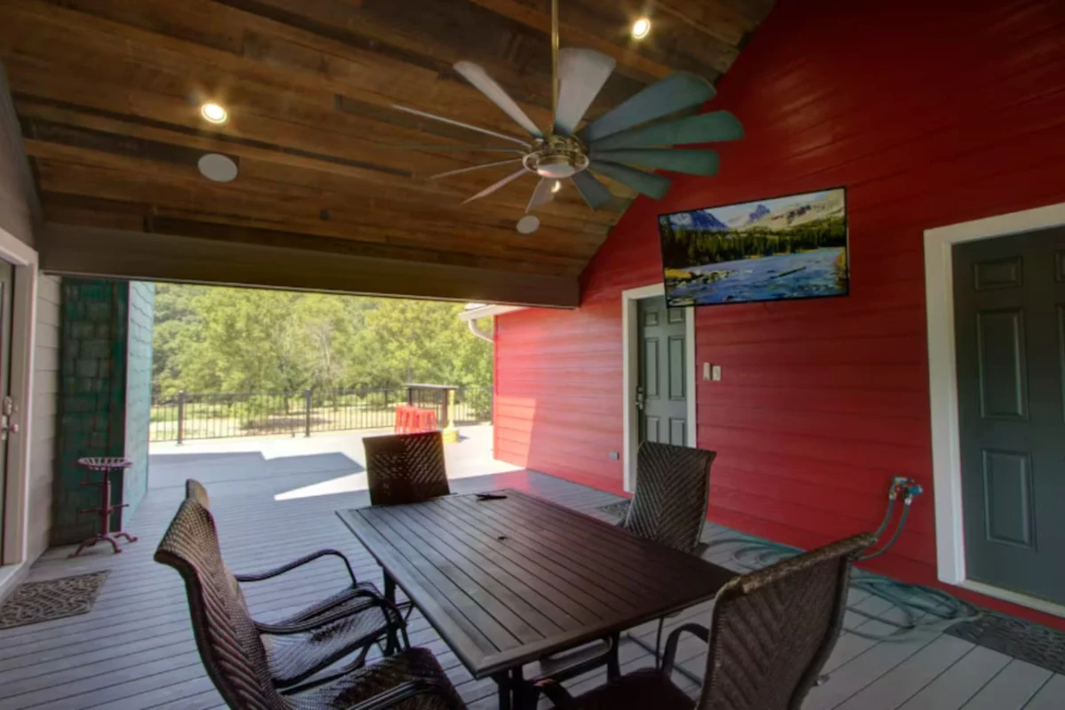 The Hangout on the Caddo River property photo 4
