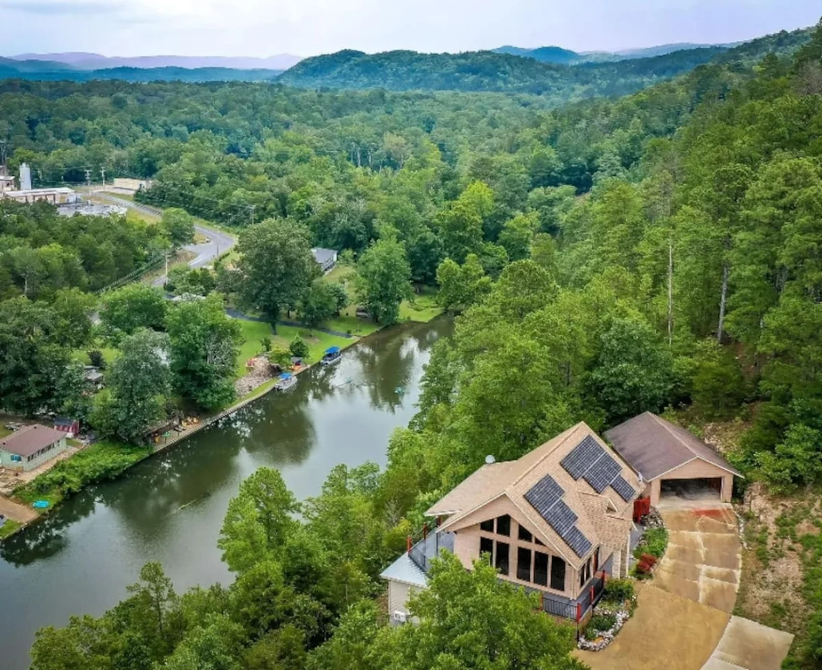 Home in Hot Springs property photo 2
