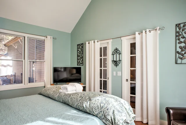 Bedroom 4 image 1
