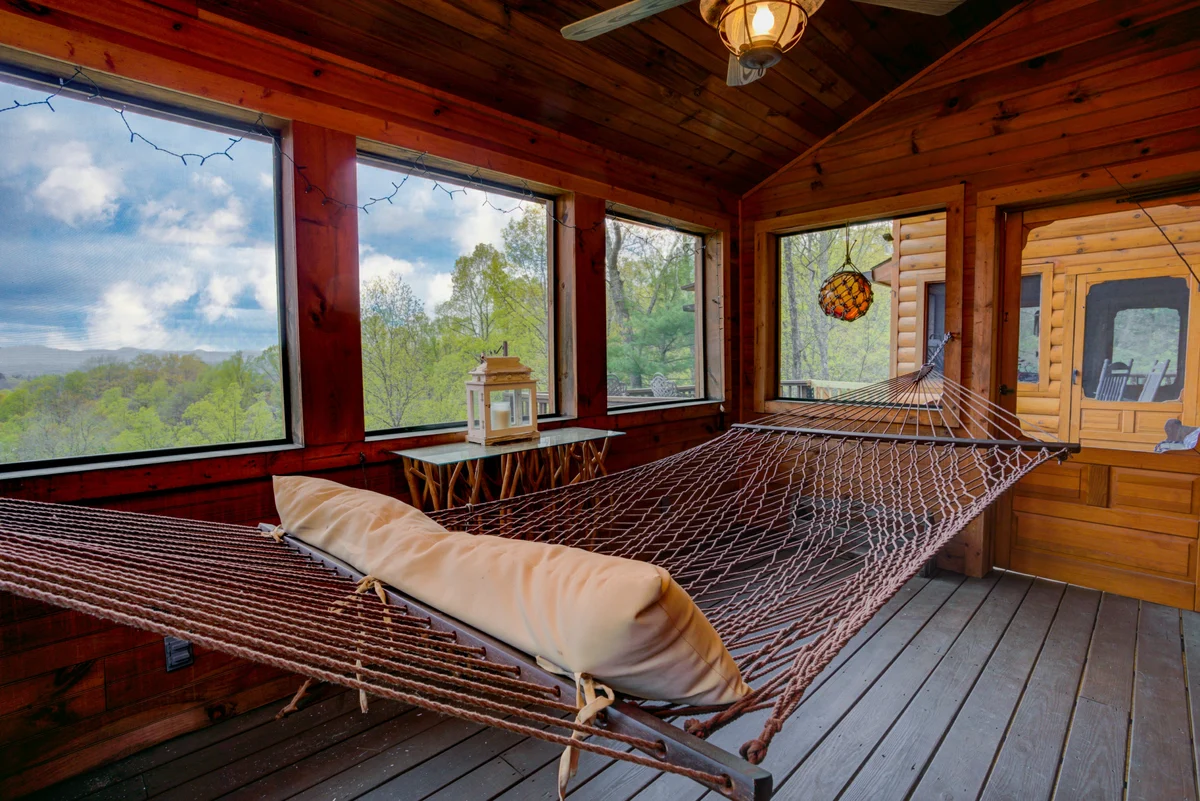 Bearfeet Retreat property photo 4