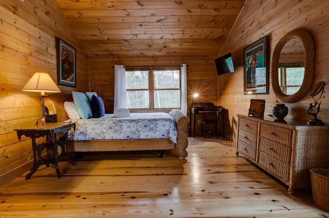 Bedroom 1 image 1
