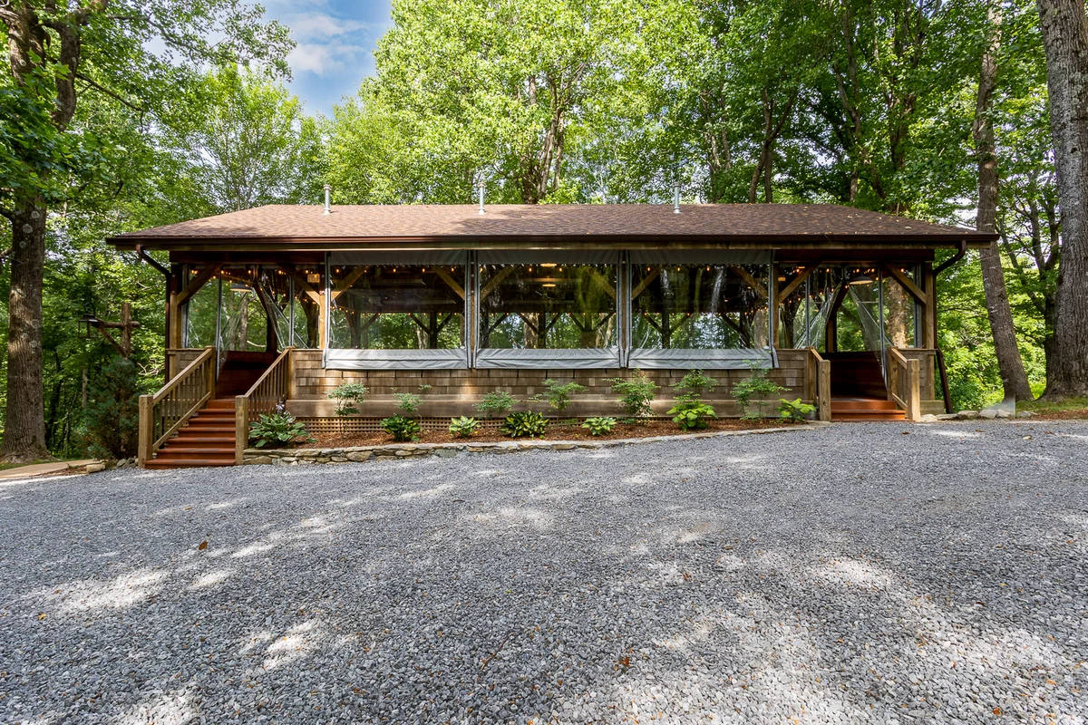 Home in Hendersonville property photo 5