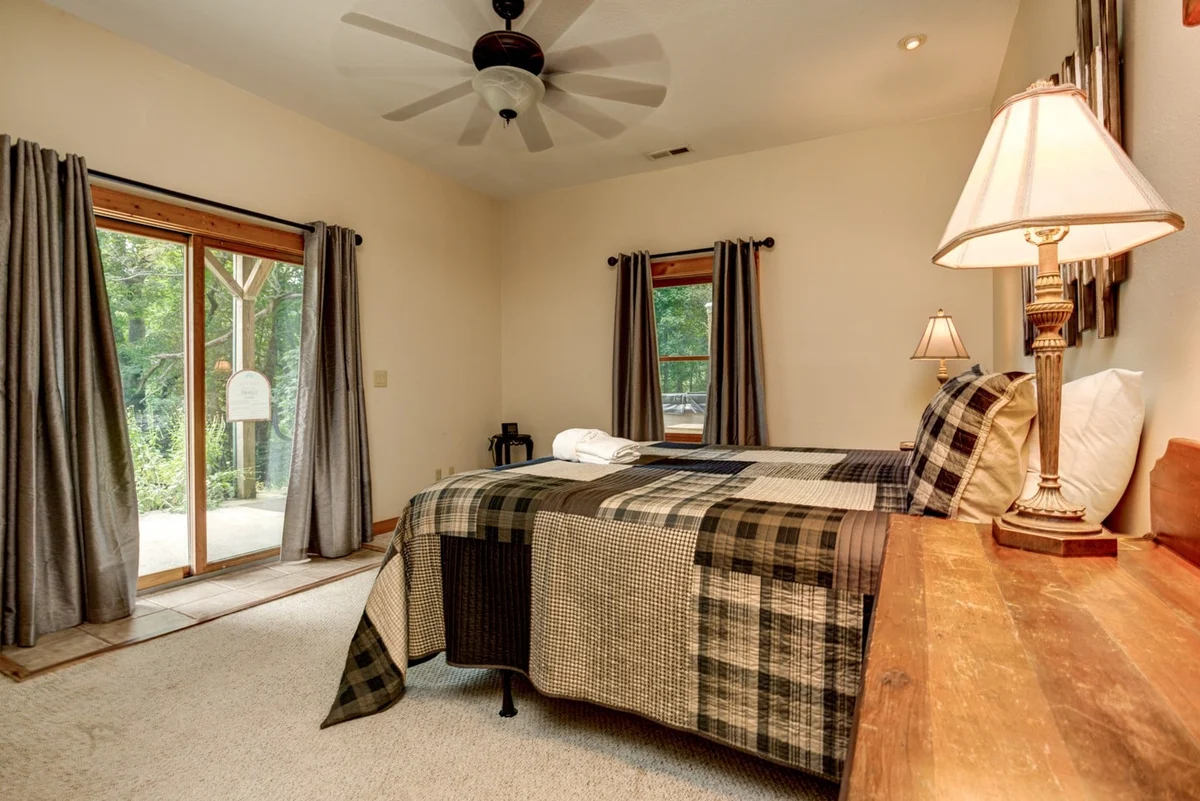 Bedroom 1 image 1