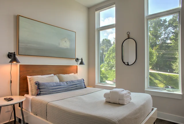 Bedroom 3 image 1