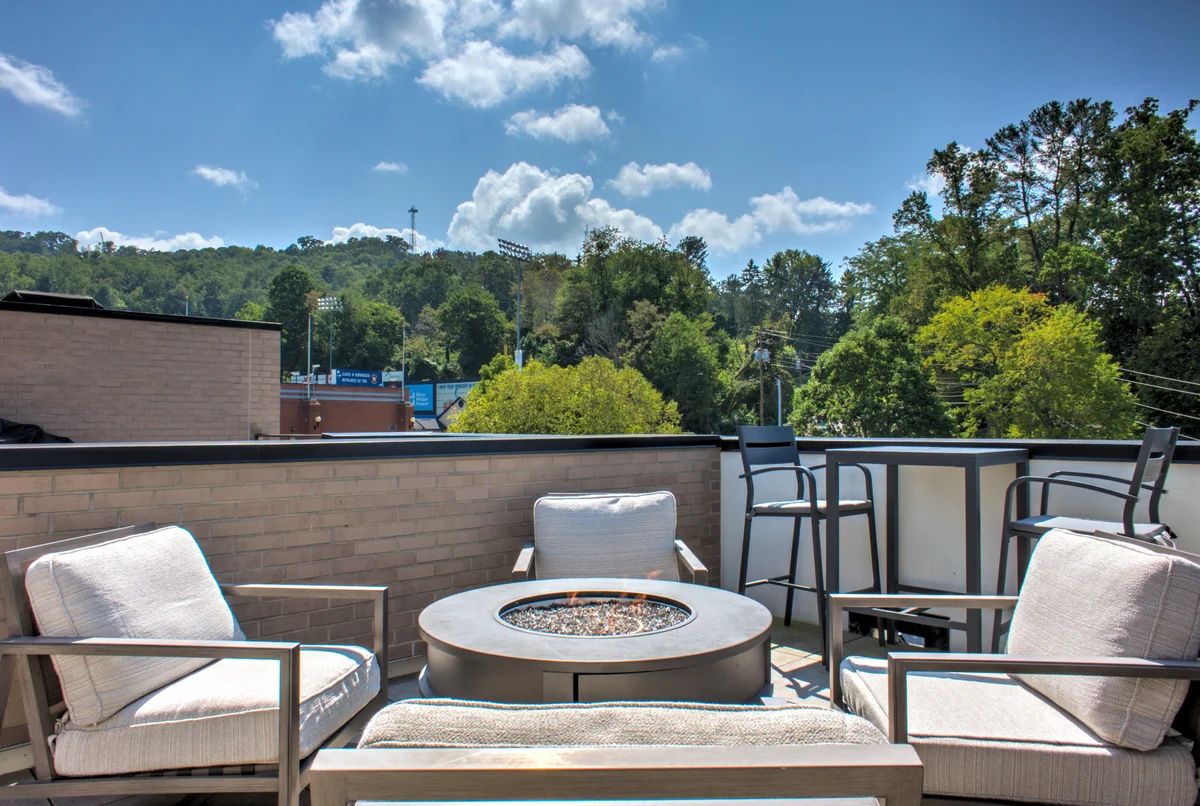 Grand Slam property photo 5