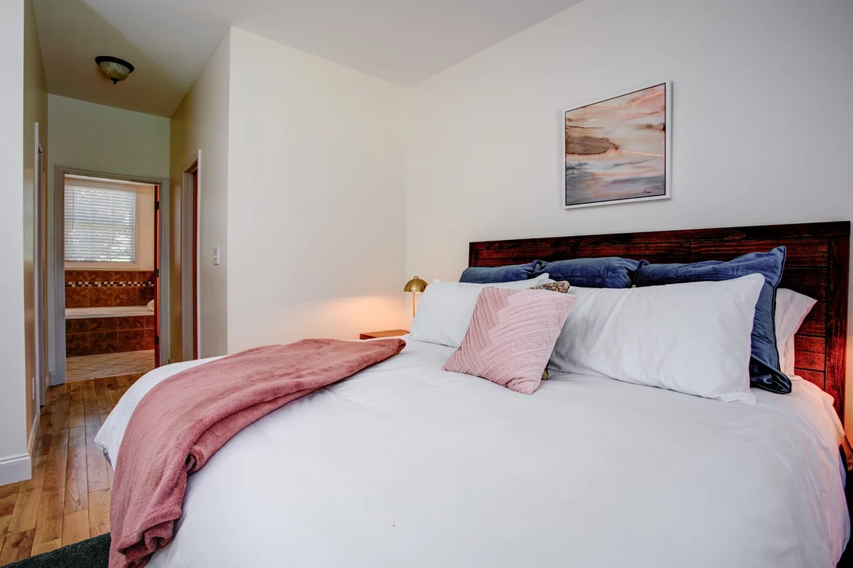 Bedroom 3 image 1