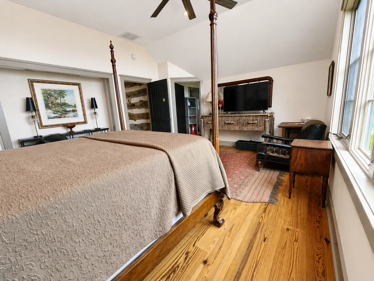 Bedroom 3 image 1