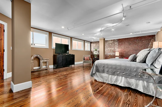 Bedroom 1 image 1