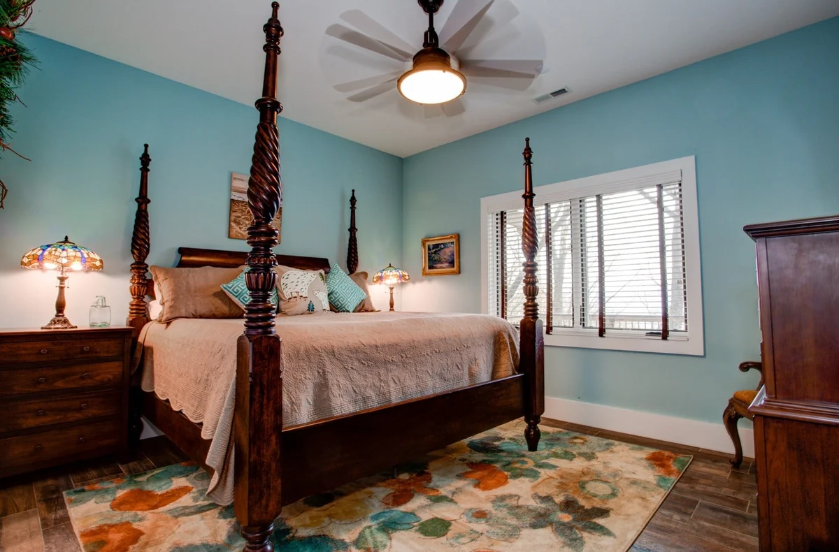 Bedroom 1 image 1