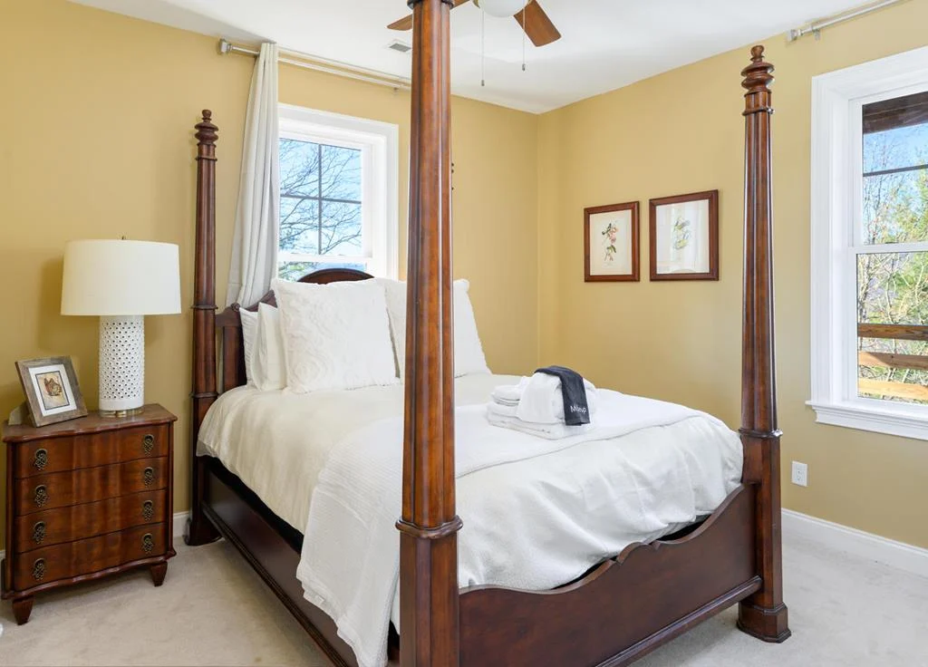 Bedroom 1 image 1