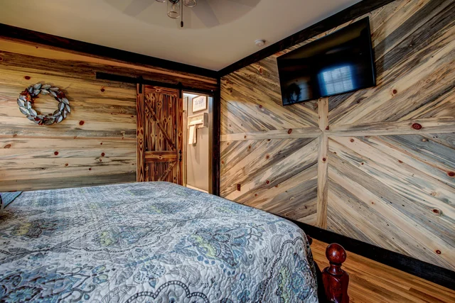 Bedroom 1 image 1