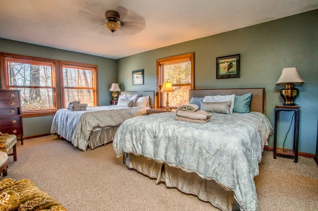 Bedroom 3 image 1