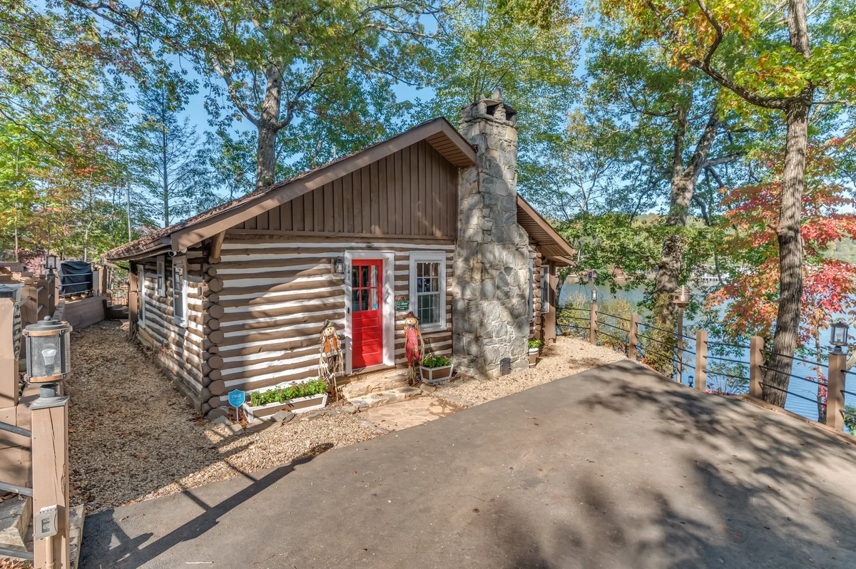 Cabin at White Oak Point property photo 2